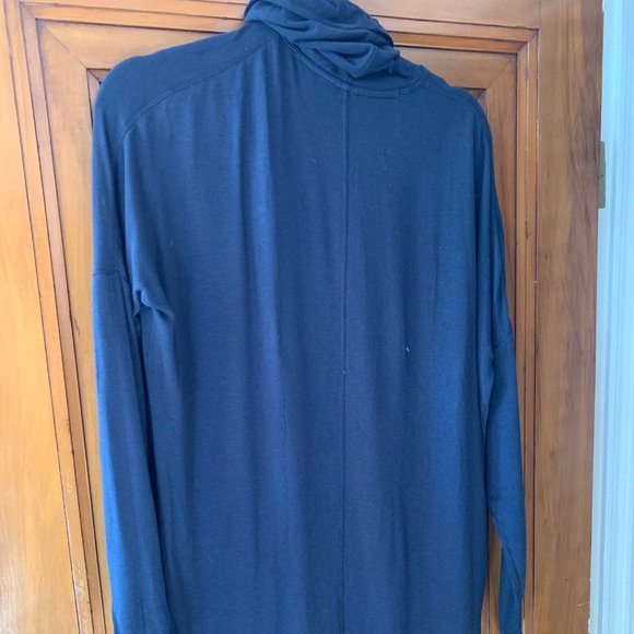 Doublestacked Turtleneck dress in Navy - Picture 2 of 3